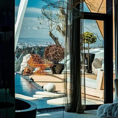 فيلة Poets Garden